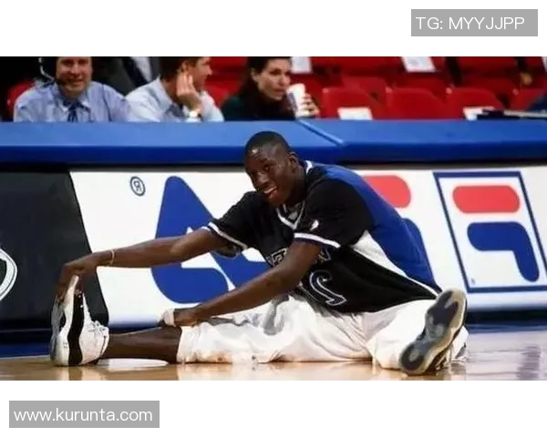 只穿一双足球鞋的传奇球星背后故事及其独特的运动哲学